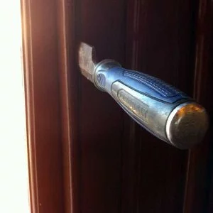 DIY sash window repair - remove staff bead